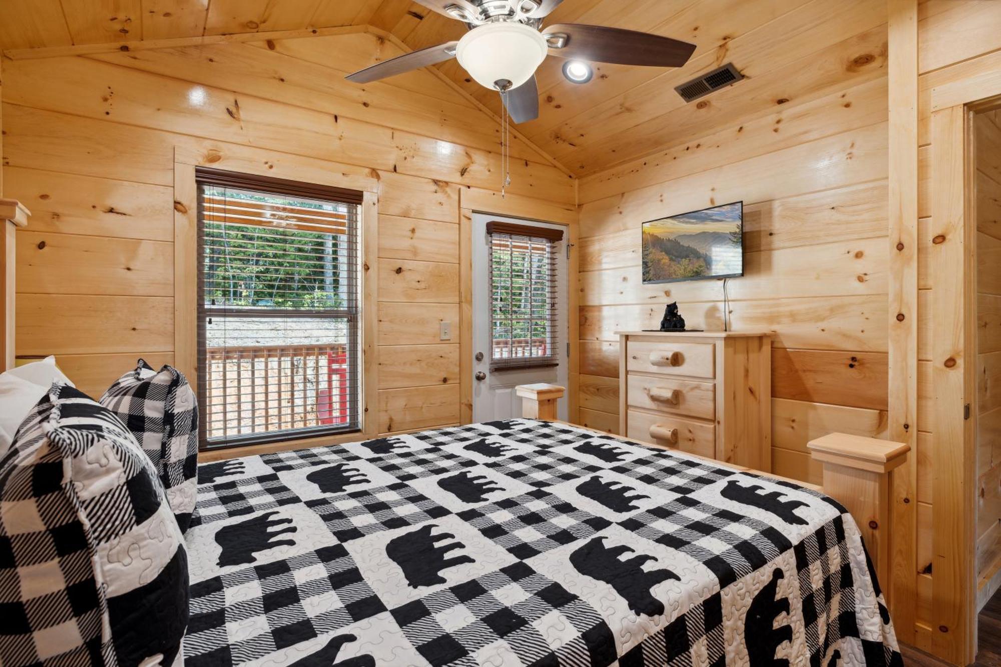 The 3 Bears Is A Newly Built 3 Bedroom Cabin Only 3 Minutes From The Parkway! Pigeon Forge Kültér fotó