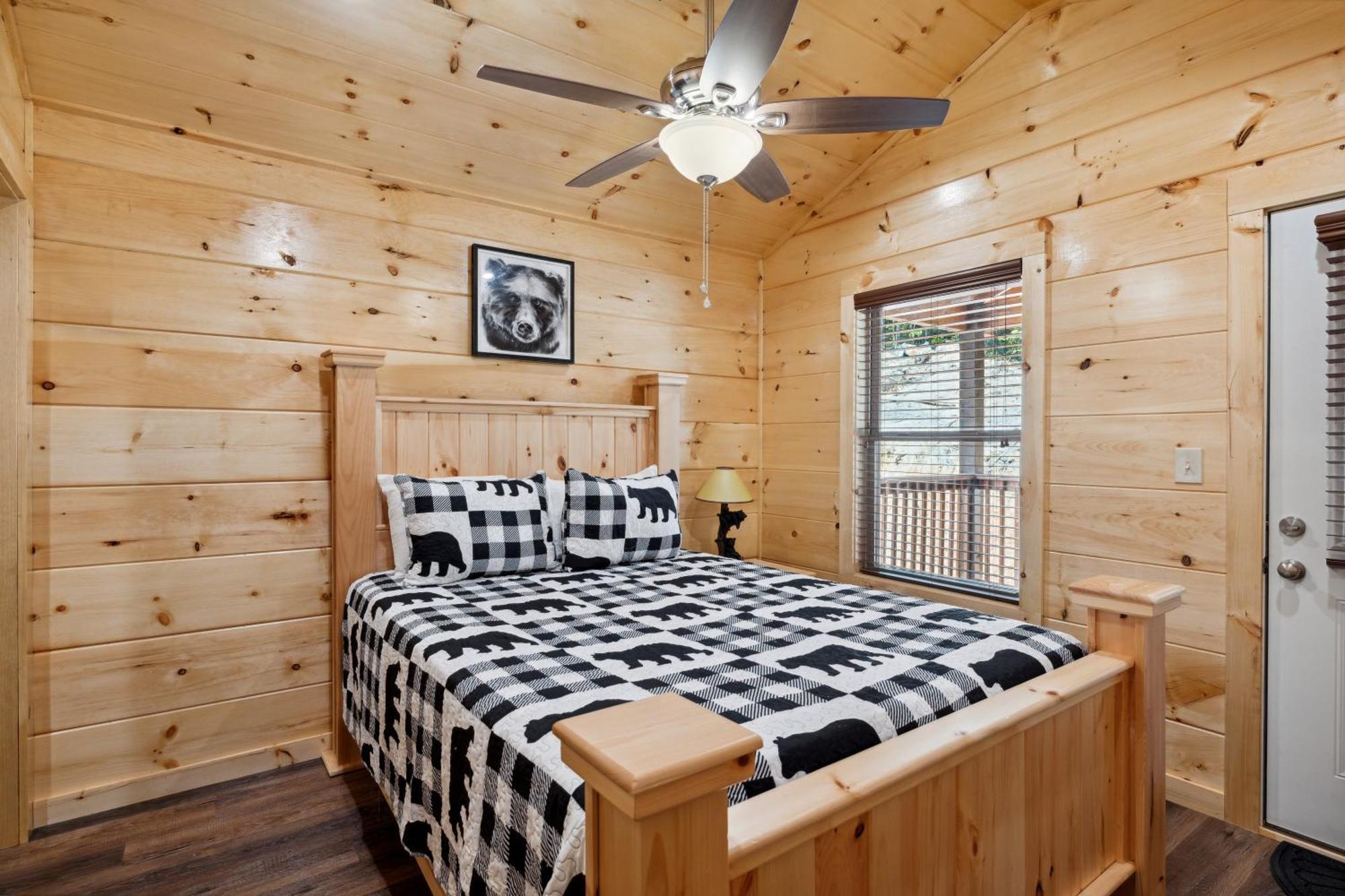 The 3 Bears Is A Newly Built 3 Bedroom Cabin Only 3 Minutes From The Parkway! Pigeon Forge Kültér fotó