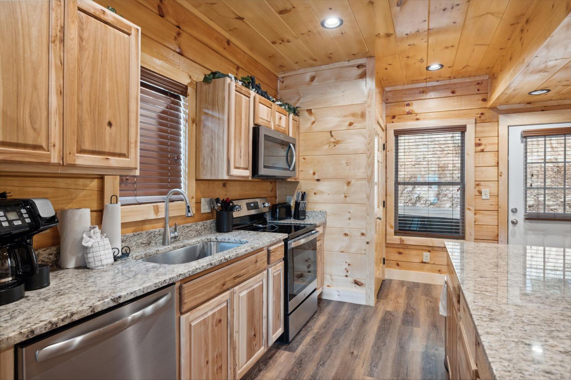 The 3 Bears Is A Newly Built 3 Bedroom Cabin Only 3 Minutes From The Parkway! Pigeon Forge Kültér fotó
